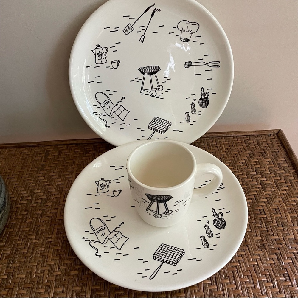 Set of 2 MCM -BBQ Bar-B-Que Grill Picnic Plates & 1 FREE Mug- Marked USA on mug